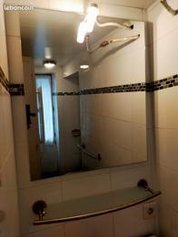 A donner miroir + tablette Salle de bain